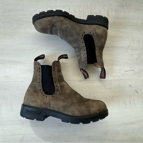♻️ ⚡️🚚 MOVING SALE! 🥾 Blundstone Tasmania Australia - Picture 1 of 16